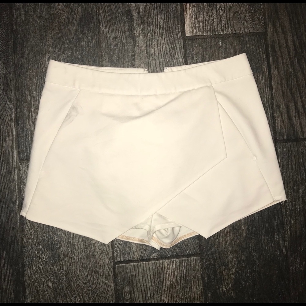 White Express skort/shorts size 0